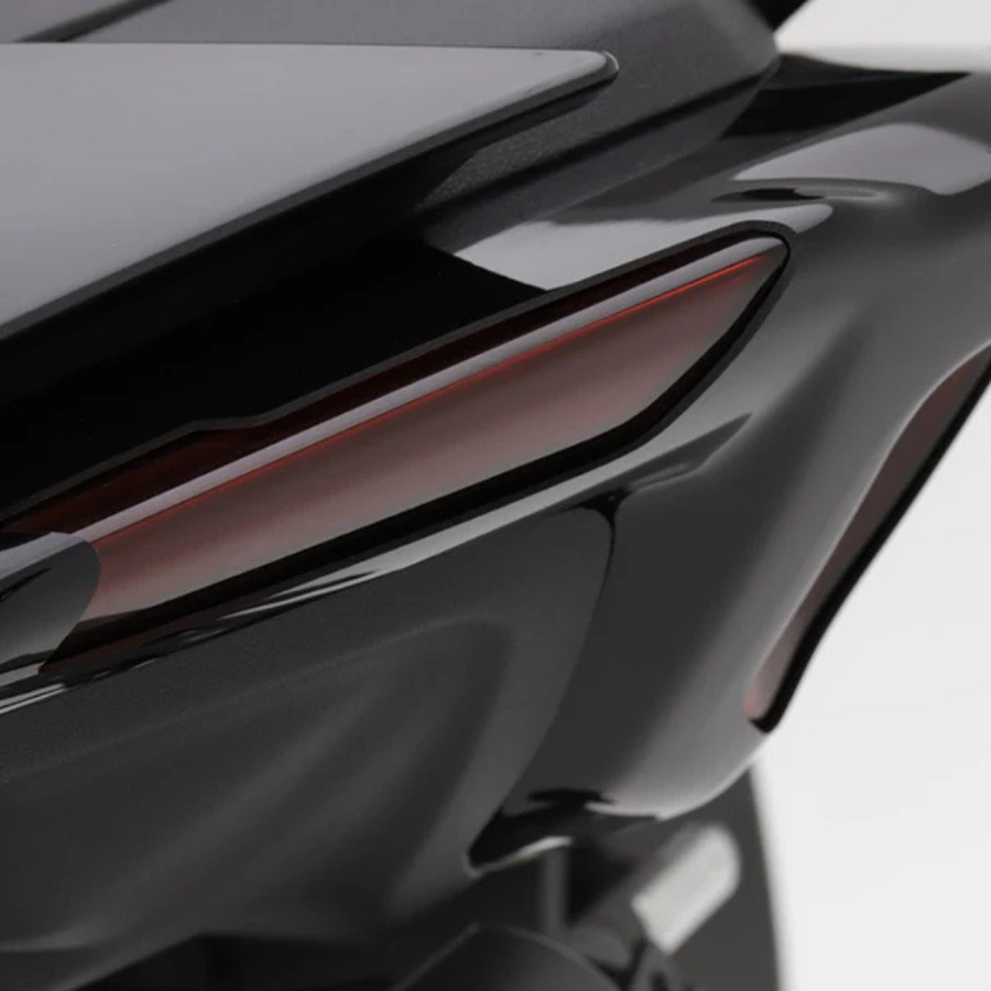 Cache feu arrière TMAX Design Exclusif